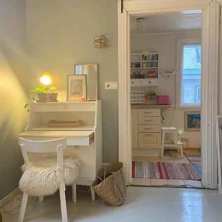 Iloinen Taiteilijakoti Apartmán Turku