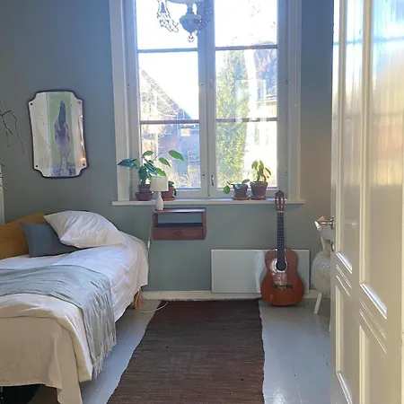 Iloinen Taiteilijakoti Турку